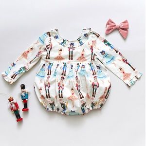 Nutcracker bubble - Pink Chicken